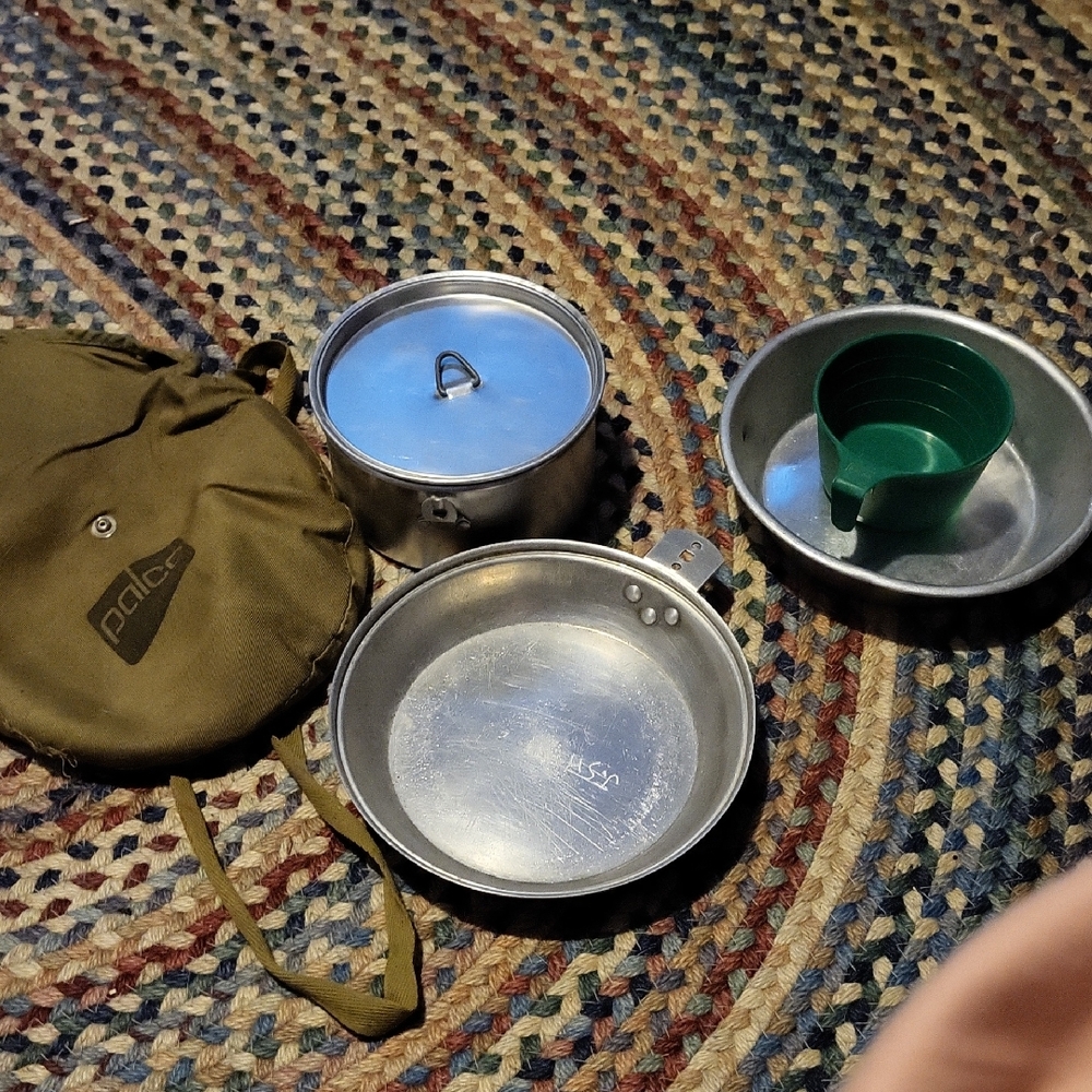 Palco Camping Cookware Set with Green Measurung Cup Very Loved